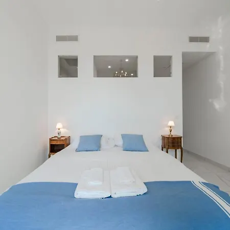 Wdf 2 Bedrooms Heart Of Lägenhet